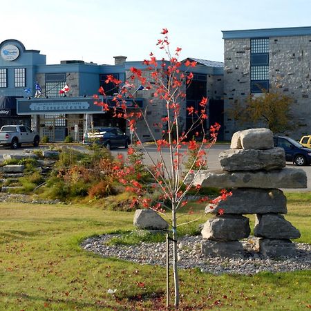 La Sagueneenne - Hotel Et Centre De Congres Saguenay Ngoại thất bức ảnh