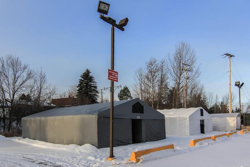 La Sagueneenne - Hotel Et Centre De Congres Saguenay Ngoại thất bức ảnh