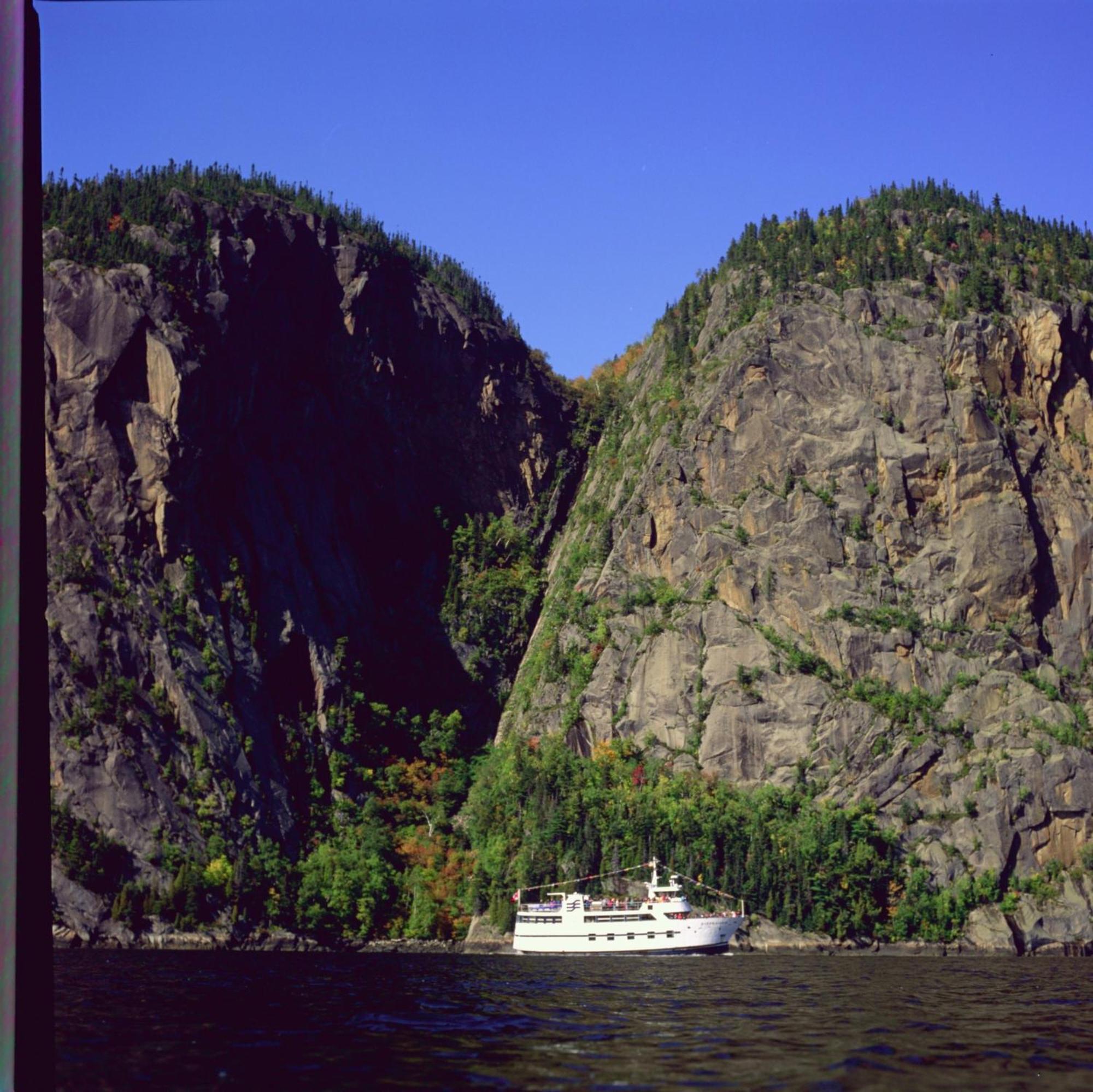 La Sagueneenne - Hotel Et Centre De Congres Saguenay Ngoại thất bức ảnh