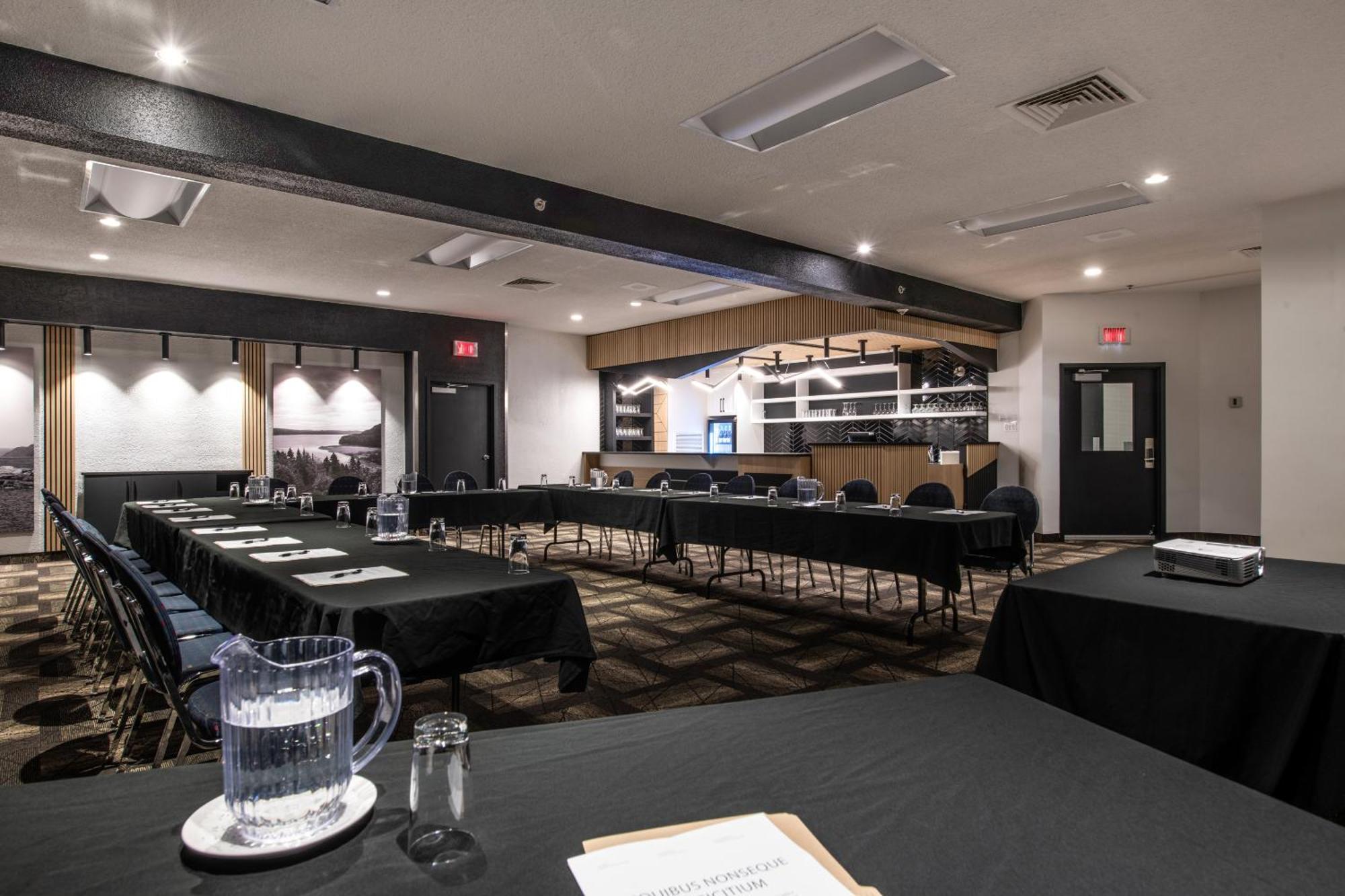 La Sagueneenne - Hotel Et Centre De Congres Saguenay Ngoại thất bức ảnh