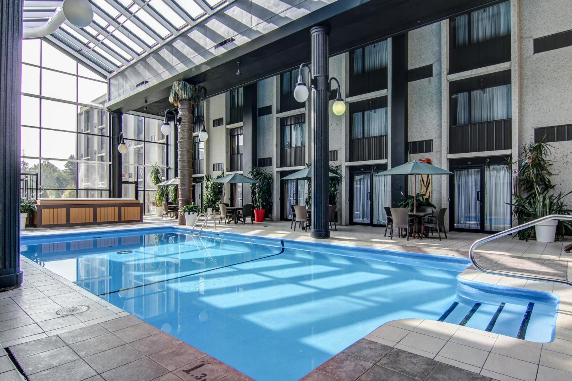La Sagueneenne - Hotel Et Centre De Congres Saguenay Ngoại thất bức ảnh