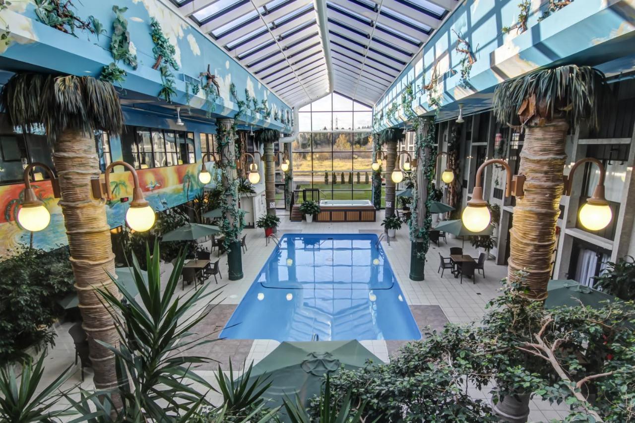 La Sagueneenne - Hotel Et Centre De Congres Saguenay Ngoại thất bức ảnh