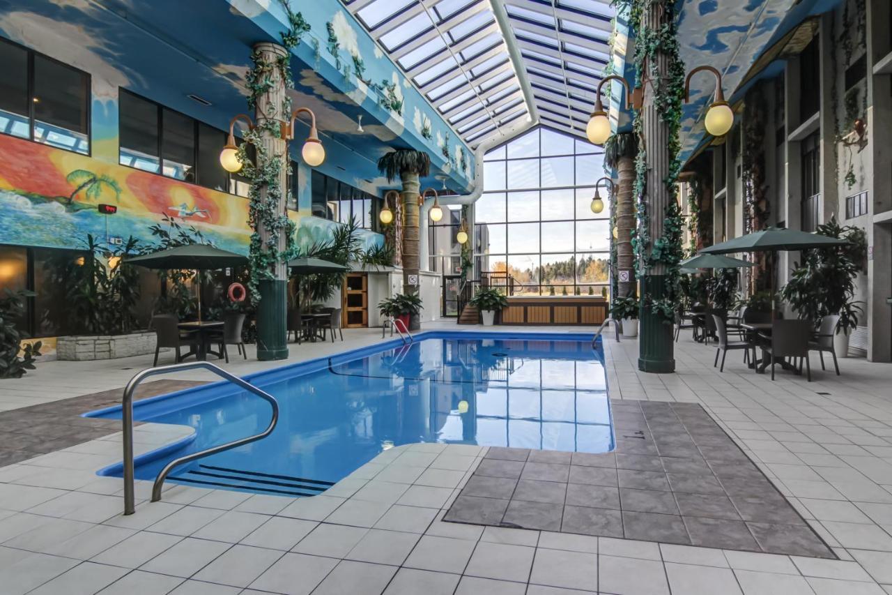 La Sagueneenne - Hotel Et Centre De Congres Saguenay Ngoại thất bức ảnh